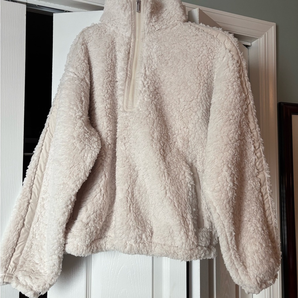 Athleta NWT Cloud Fleece Sweatshirt Small; Bone